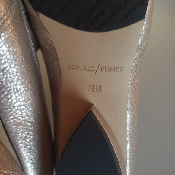 SOLD New Donald Pliner Icon Gold Metallic loafer 9.5 beautiful - Picture 10 of 11